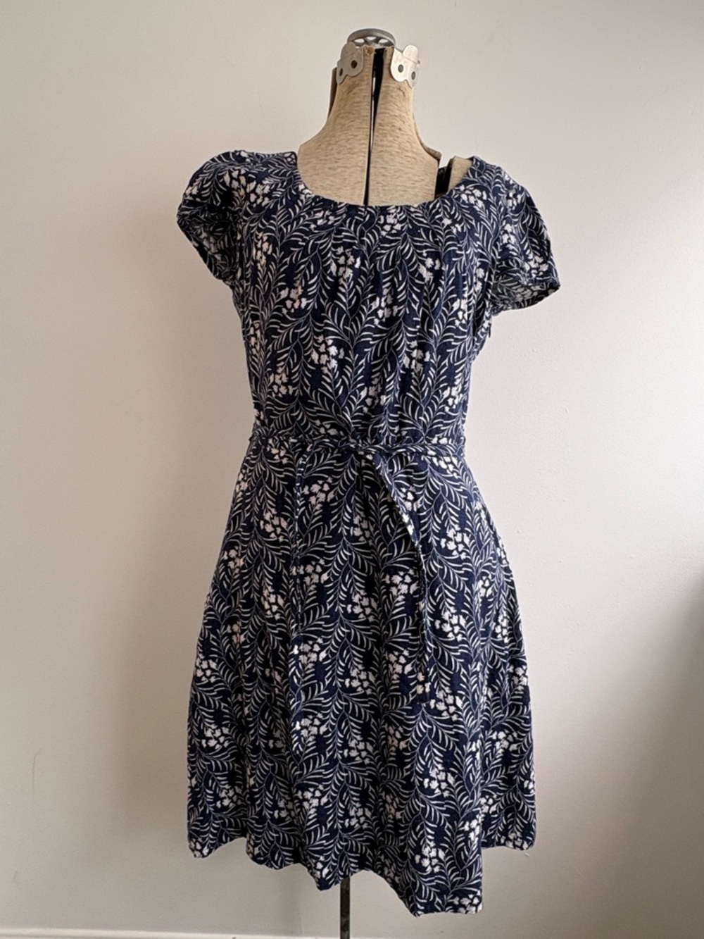 Linen floral-print blue and white dress, 32" waist